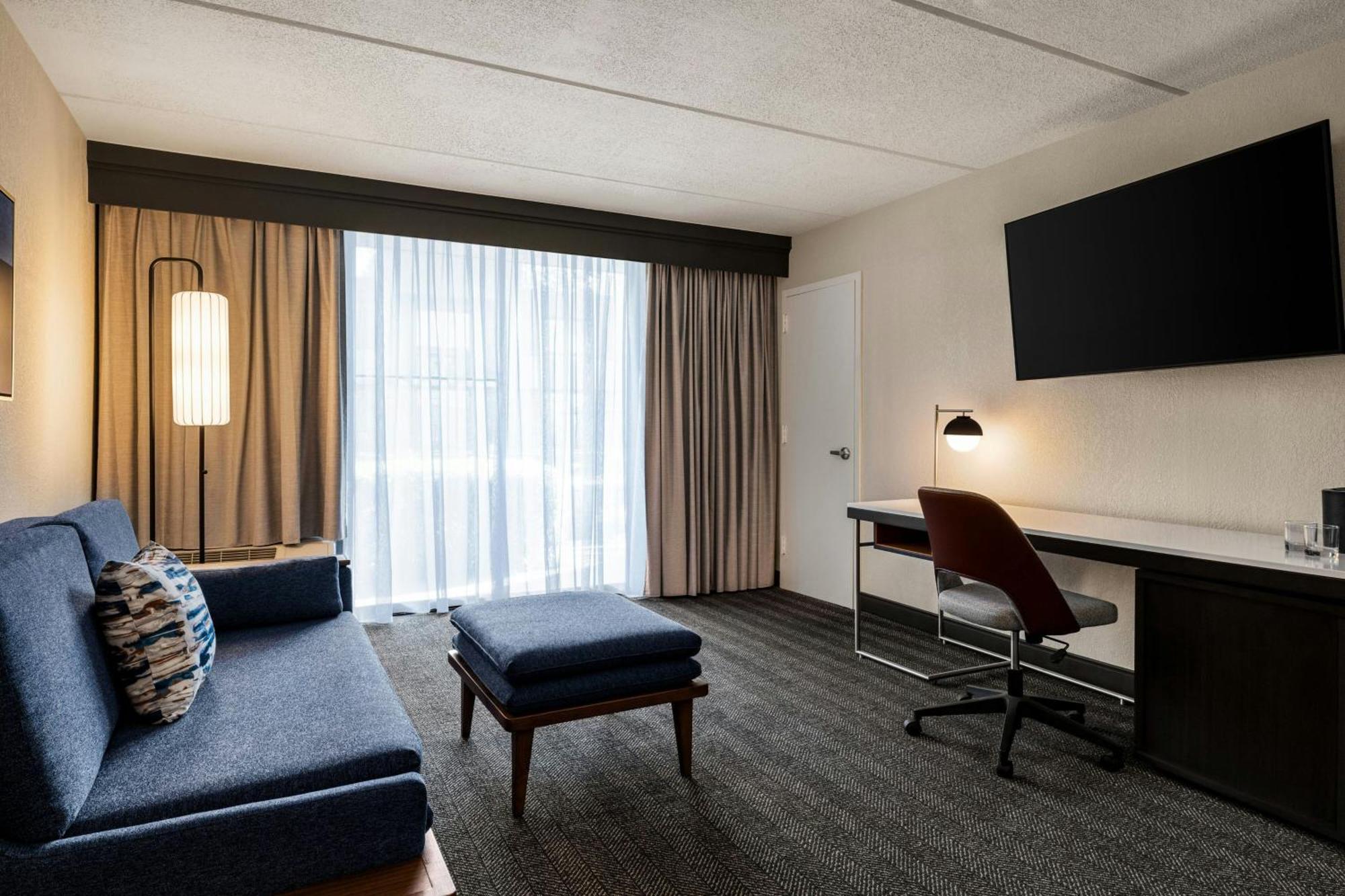 Courtyard Atlanta Northlake Tucker Bagian luar foto