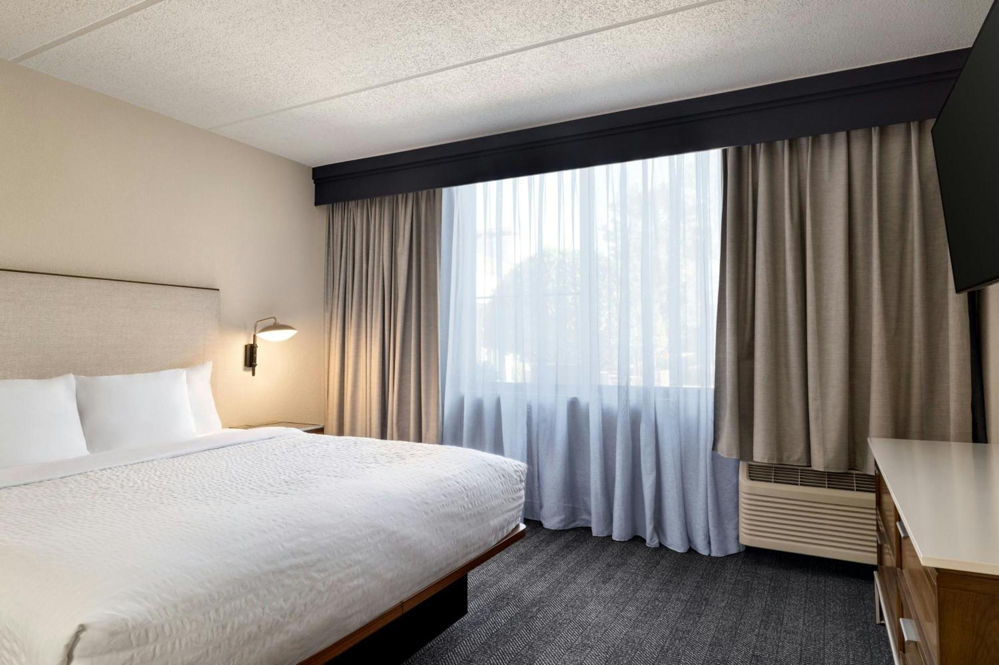 Courtyard Atlanta Northlake Tucker Bagian luar foto