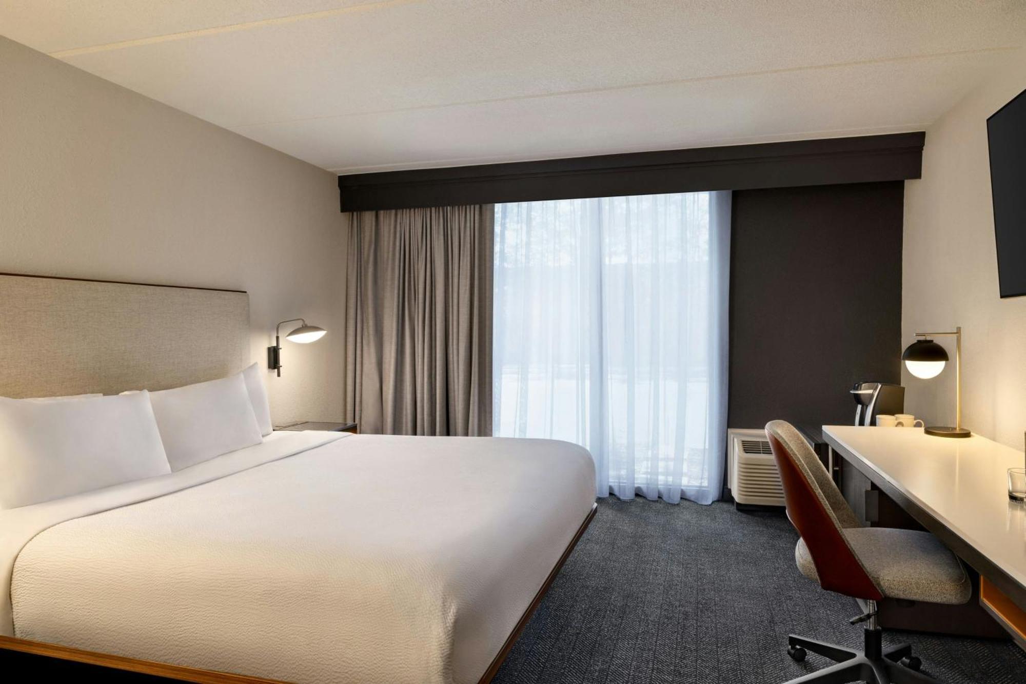 Courtyard Atlanta Northlake Tucker Bagian luar foto