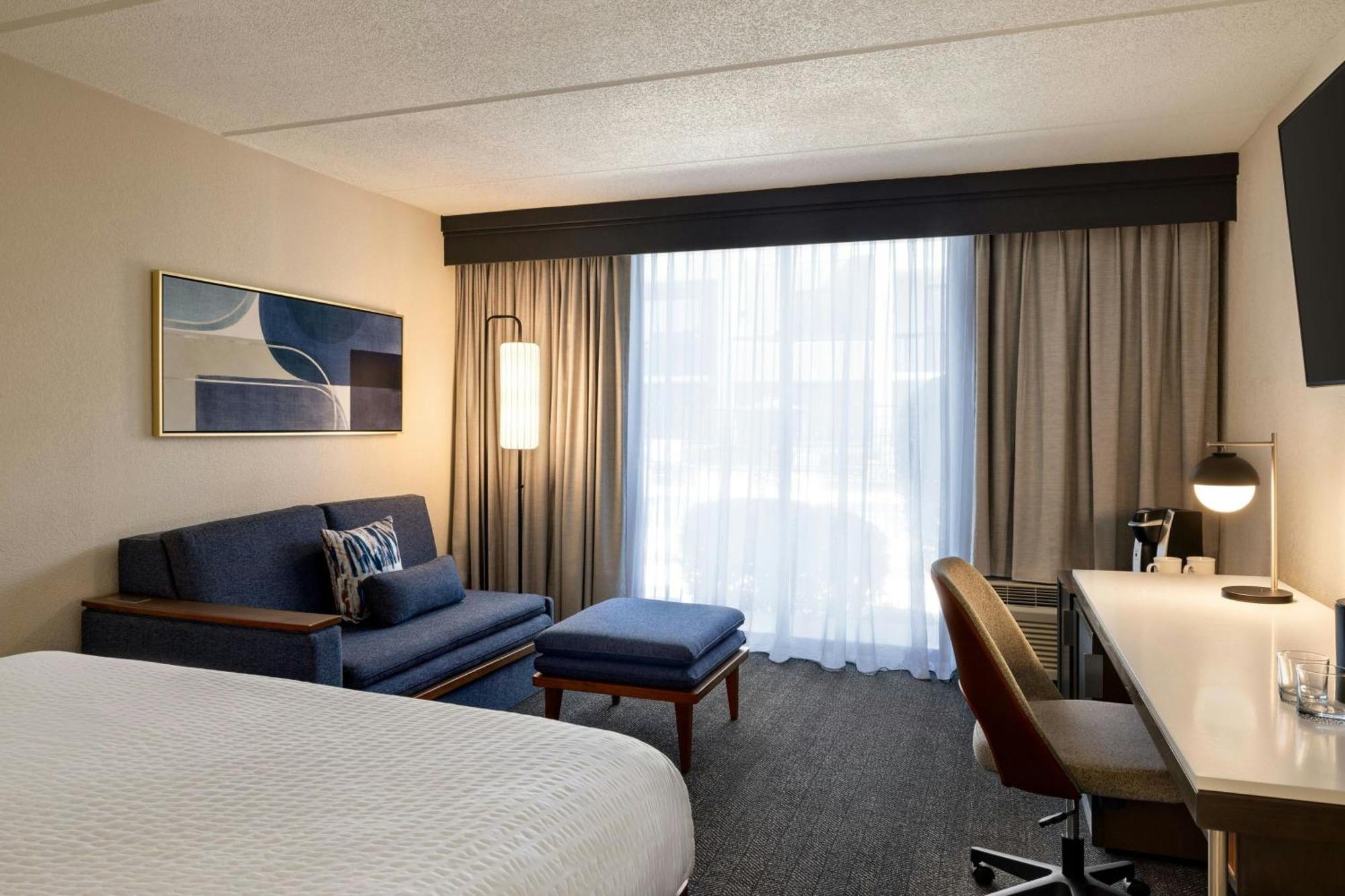 Courtyard Atlanta Northlake Tucker Bagian luar foto