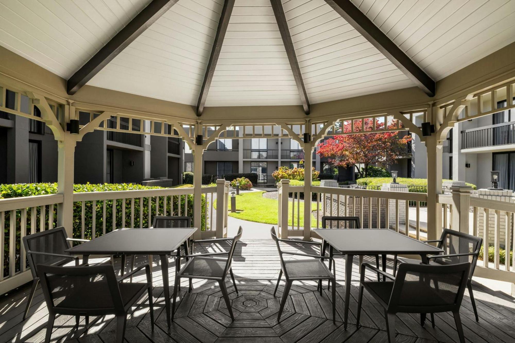 Courtyard Atlanta Northlake Tucker Bagian luar foto