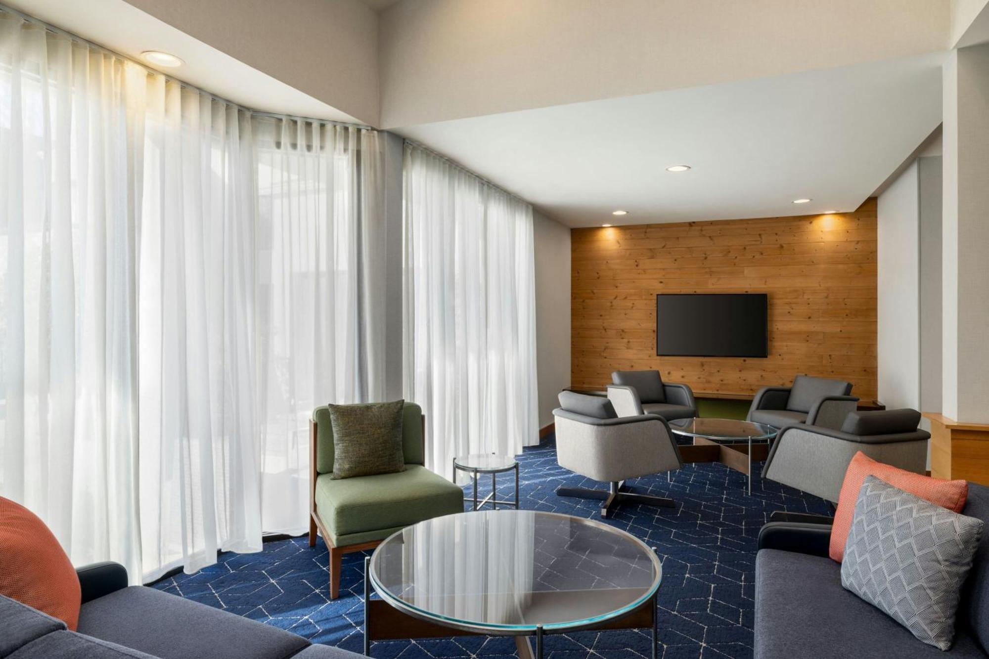 Courtyard Atlanta Northlake Tucker Bagian luar foto