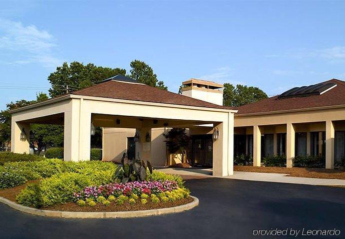 Courtyard Atlanta Northlake Tucker Bagian luar foto
