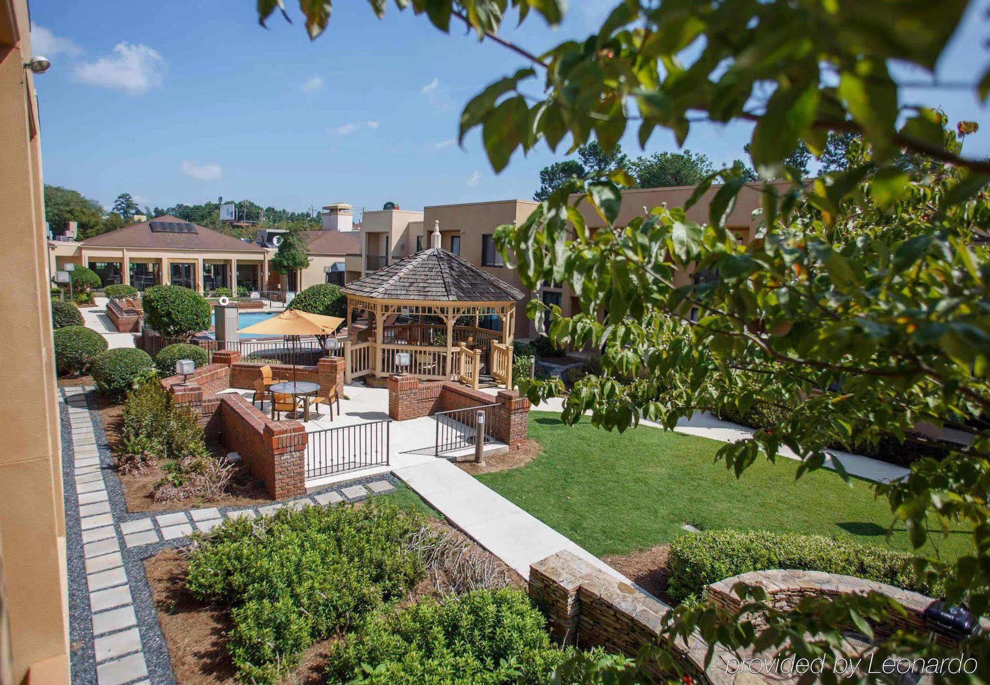 Courtyard Atlanta Northlake Tucker Bagian luar foto