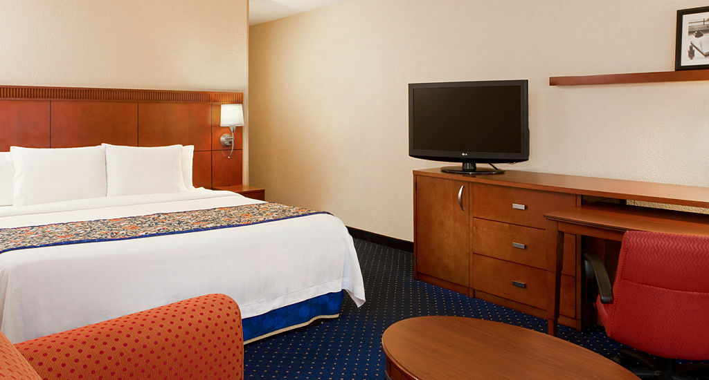 Courtyard Atlanta Northlake Tucker Bagian luar foto
