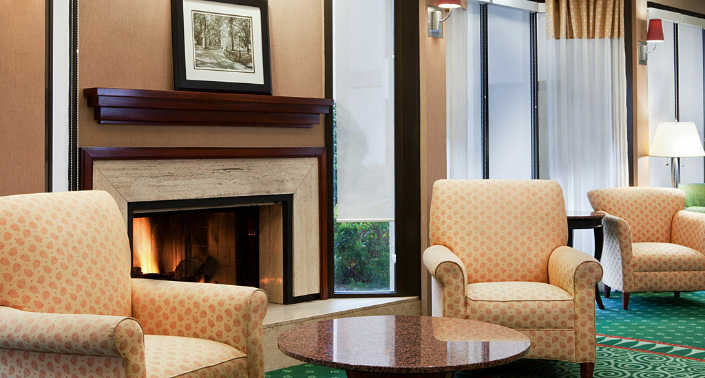 Courtyard Atlanta Northlake Tucker Bagian luar foto